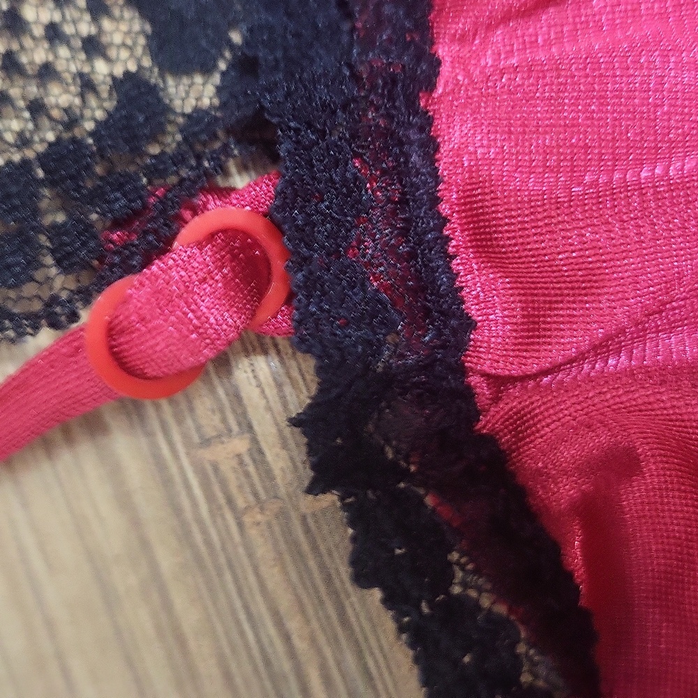 Vtg 80s LADY CAMEO DALLAS Red Nylon Black Lace Nylon Keyhole Front Teddy - Picture 10 of 11